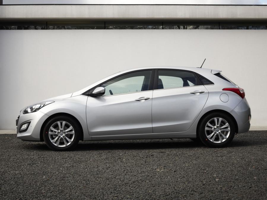  Hyundai i30 5-Door 2012 года  (UK) (фото 3 из 30)